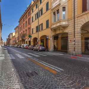 W/terrace 10 Min Walk From Piazza S.stefano , Bologna Italia